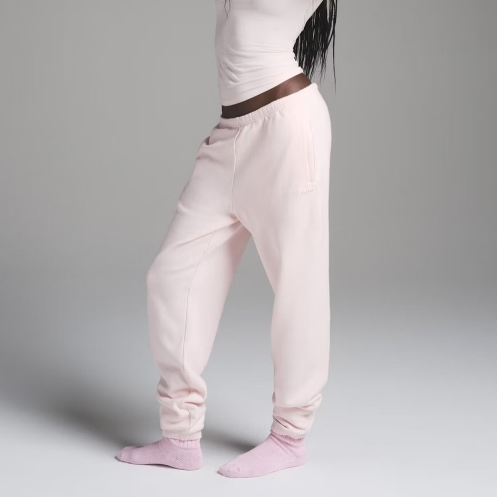 SKIMS Cotton Fleece Jogger - Barely Pink